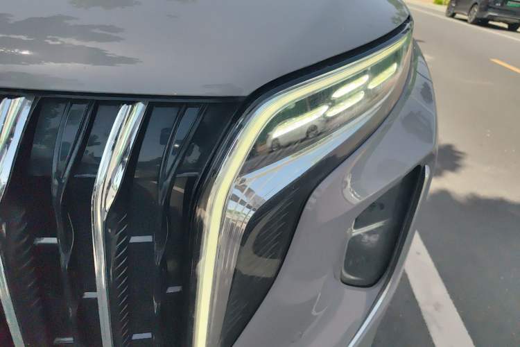 Used Hongqi HS7 PHEV 2024 2.0T PHEV Four-Wheel-Drive Flagship Edition 6 Seats Left Front Headlight