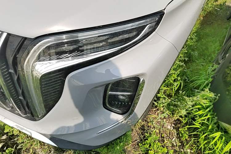 Used Hongqi HS7 PHEV 2024 2.0T PHEV Four-Wheel-Drive Flagship Edition 6 Seats Left Front Headlight