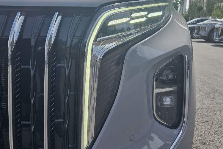 Used Hongqi HS7 PHEV 2024 2.0T PHEV Four-Wheel-Drive Flagship Edition 6 Seats Left Front Headlight