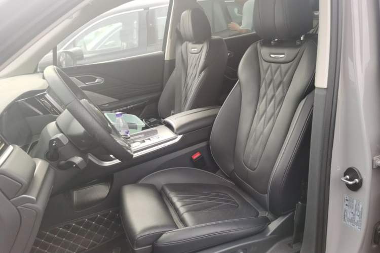Used Hongqi HS7 PHEV 2024 2.0T PHEV Four-Wheel-Drive Flagship Edition 6 Seats Left Front Seat