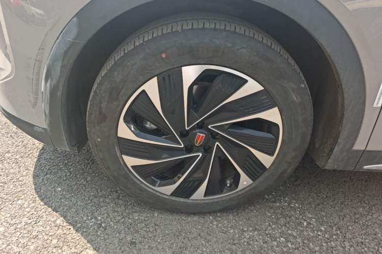 Used Hongqi HS7 PHEV 2024 2.0T PHEV Four-Wheel-Drive Flagship Edition 6 Seats Left Front Wheel Hub