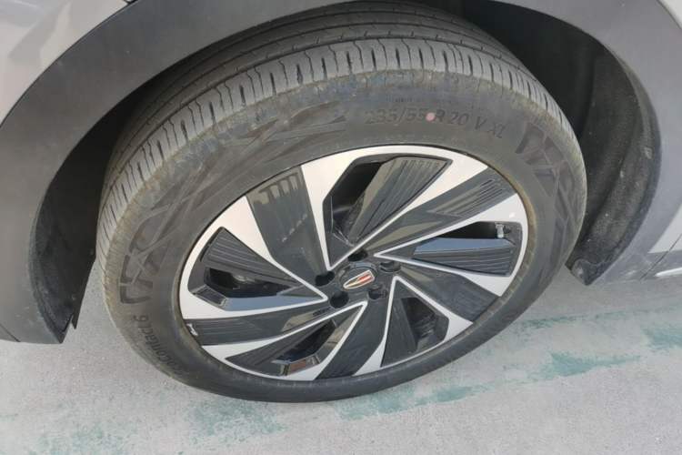Used Hongqi HS7 PHEV 2024 2.0T PHEV Four-Wheel-Drive Flagship Edition 6 Seats Left Front Wheel Hub