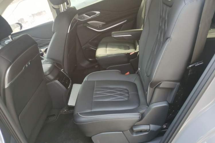 Used Hongqi HS7 PHEV 2024 2.0T PHEV Four-Wheel-Drive Flagship Edition 6 Seats Left Rear Seat