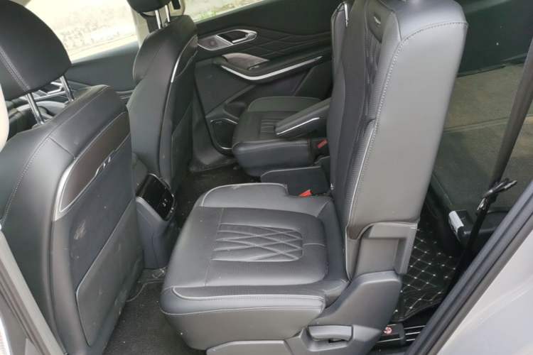 Used Hongqi HS7 PHEV 2024 2.0T PHEV Four-Wheel-Drive Flagship Edition 6 Seats Left Rear Seat
