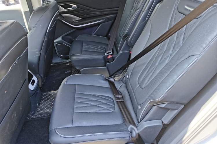 Used Hongqi HS7 PHEV 2024 2.0T PHEV Four-Wheel-Drive Flagship Edition 6 Seats Left Rear Seat