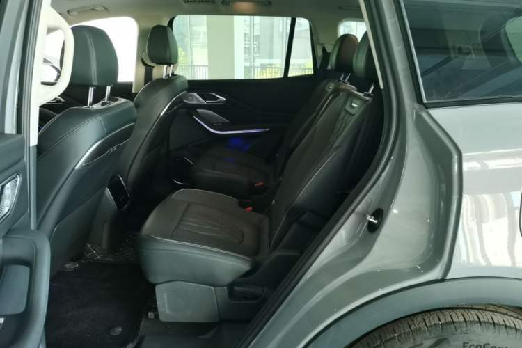 Used Hongqi HS7 PHEV 2024 2.0T PHEV Four-Wheel-Drive Flagship Edition 6 Seats Left Rear Seat
