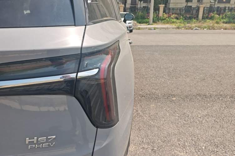 Used Hongqi HS7 PHEV 2024 2.0T PHEV Four-Wheel-Drive Flagship Edition 6 Seats Right Rear Taillight