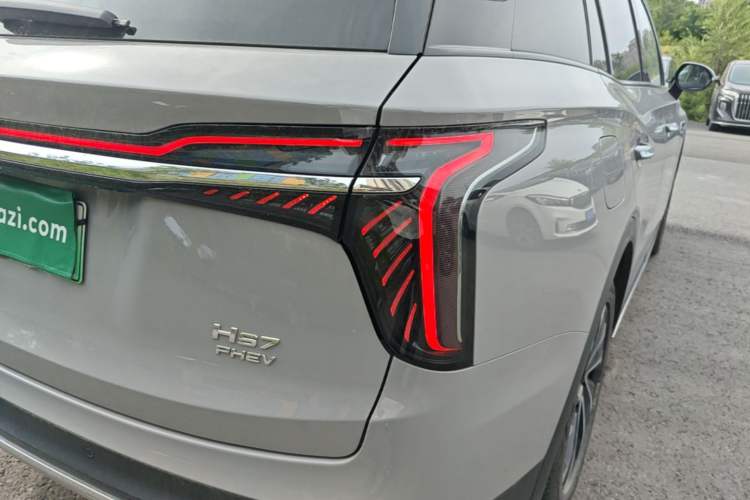 Used Hongqi HS7 PHEV 2024 2.0T PHEV Four-Wheel-Drive Flagship Edition 6 Seats Right Rear Taillight
