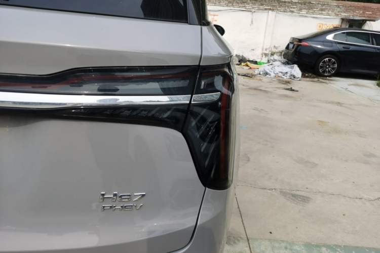 Used Hongqi HS7 PHEV 2024 2.0T PHEV Four-Wheel-Drive Flagship Edition 6 Seats Right Rear Taillight