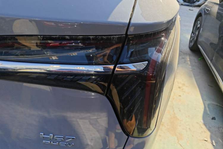 Used Hongqi HS7 PHEV 2024 2.0T PHEV Four-Wheel-Drive Flagship Edition 6 Seats Right Rear Taillight
