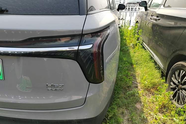 Used Hongqi HS7 PHEV 2024 2.0T PHEV Four-Wheel-Drive Flagship Edition 6 Seats Right Rear Taillight
