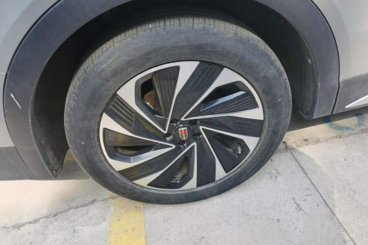 Used Hongqi HS7 PHEV 2024 2.0T PHEV Four-Wheel-Drive Flagship Edition 6 Seats Right Rear Wheel Hub
