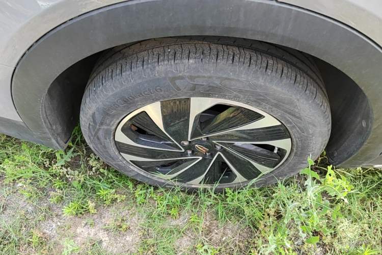 Used Hongqi HS7 PHEV 2024 2.0T PHEV Four-Wheel-Drive Flagship Edition 6 Seats Right Rear Wheel Hub