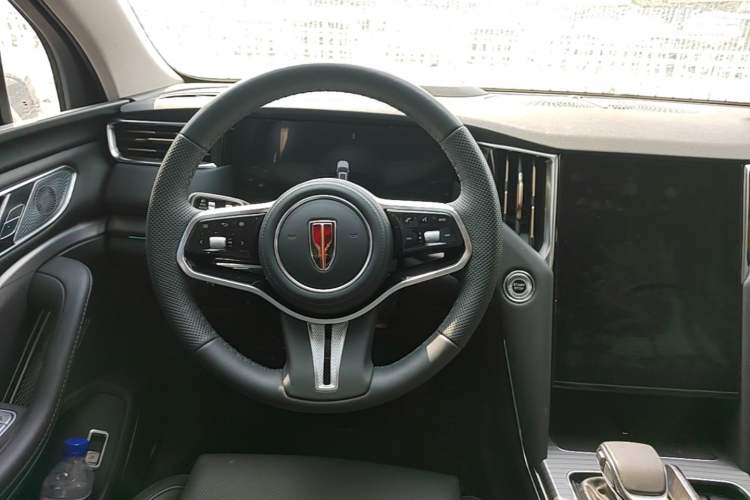 Used Hongqi HS7 PHEV 2024 2.0T PHEV Four-Wheel-Drive Flagship Edition 6 Seats Steering Wheel
