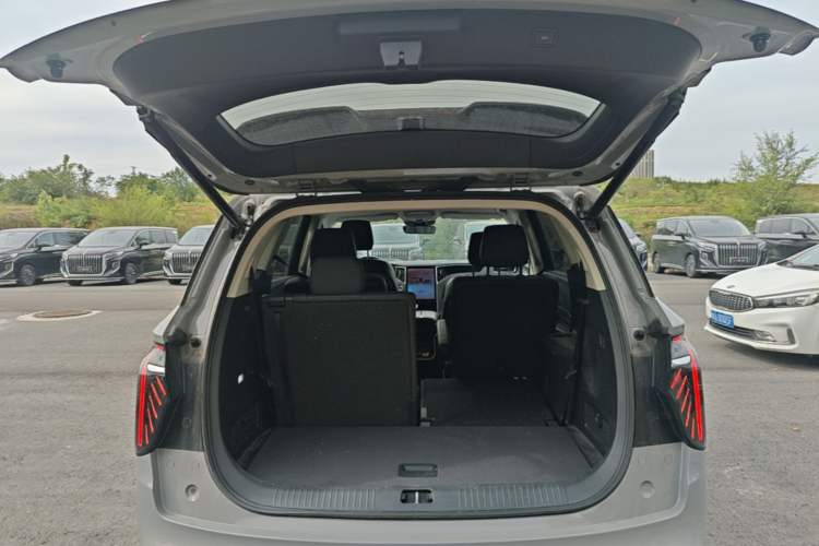Used Hongqi HS7 PHEV 2024 2.0T PHEV Four-Wheel-Drive Flagship Edition 6 Seats Trunk