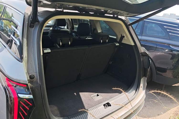 Used Hongqi HS7 PHEV 2024 2.0T PHEV Four-Wheel-Drive Flagship Edition 6 Seats Trunk