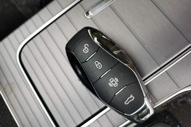 Used Hongqi HS7 PHEV 2024 2.0T PHEV Four-Wheel-Drive Flagship Edition 6 Seats Vehicle Key