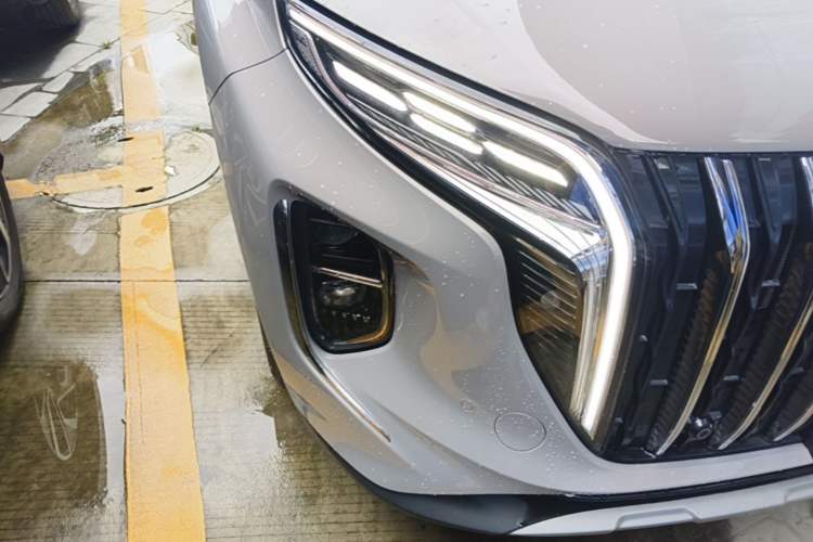 Used Hongqi HS7 PHEV 2024 2.0T PHEV Four-Wheel Drive Flagship Edition 6 Seats Right Front Headlight