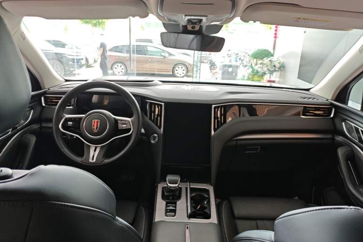 Used Hongqi HS7 PHEV 2024 2.0T PHEV Four-Wheel-Drive Flagship Edition 6 Seats Center Console