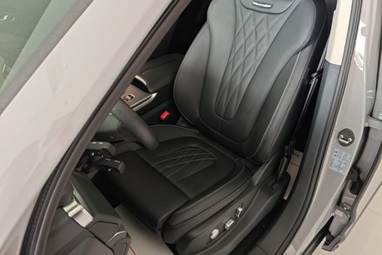 Used Hongqi HS7 PHEV 2024 2.0T PHEV Four-Wheel-Drive Flagship Edition 6 Seats Left Front Seat
