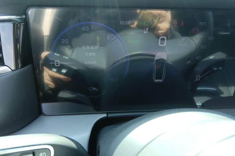 Used Hongqi HS7 PHEV 2024 2.0T PHEV Four-Wheel-Drive Flagship Edition 6 Seats Odometer Close Up