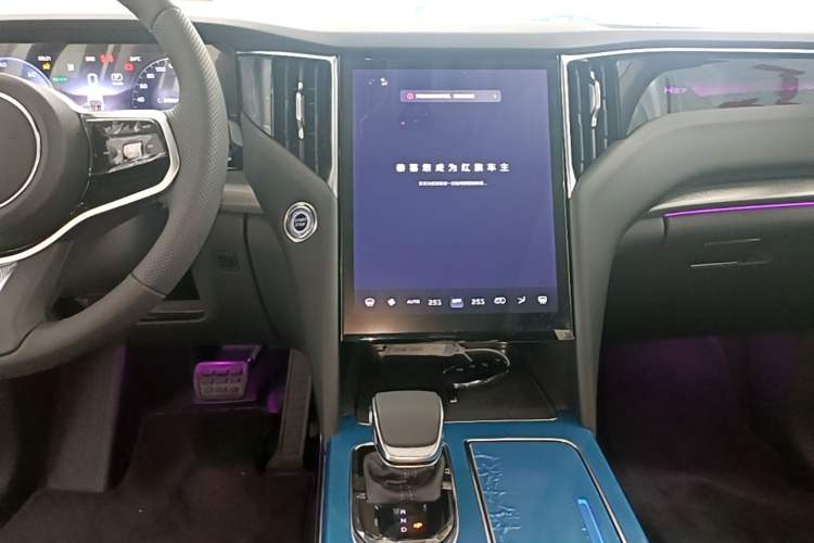 Used Hongqi HS7 PHEV 2025 Model 2.0T PHEV Four-Wheel Drive 2 Million Units Commemorative Edition 6-Seater Audio And AC Panel