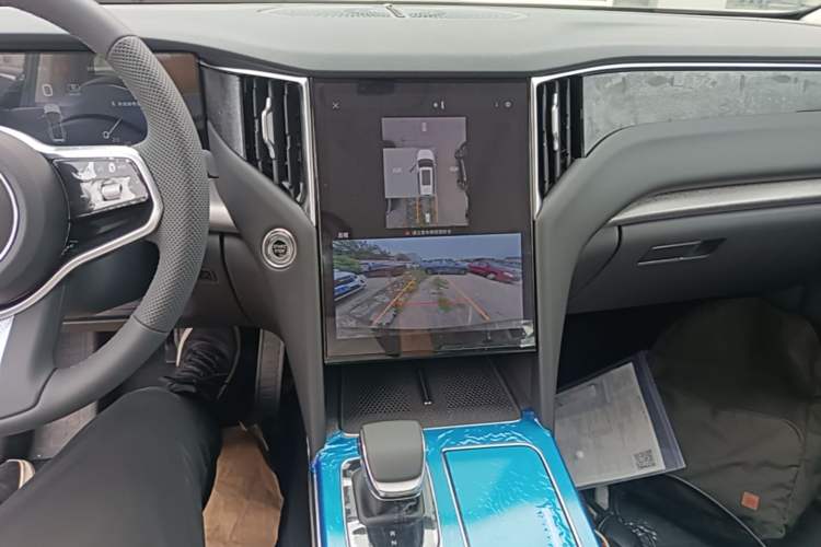 Used Hongqi HS7 PHEV 2025 Model 2.0T PHEV Four-Wheel Drive 2 Million Units Commemorative Edition 6-Seater Audio And AC Panel