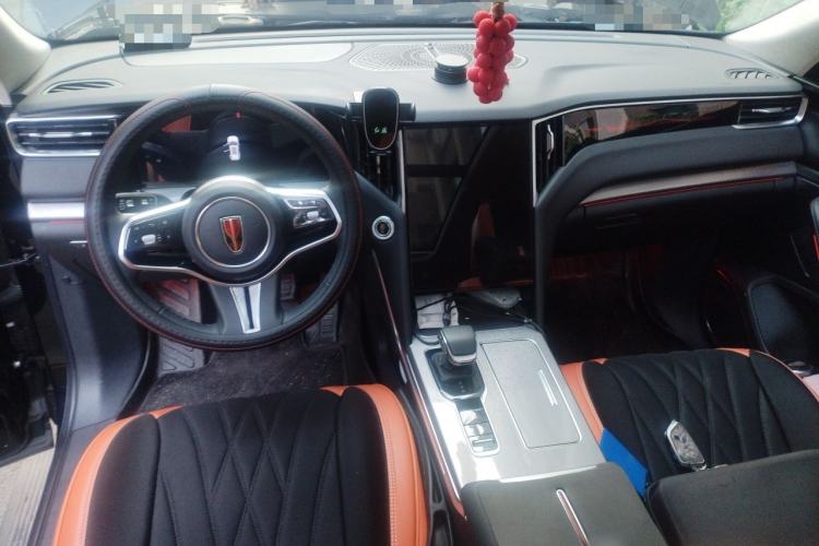 Used Hongqi HS7 PHEV 2025 Model 2.0T PHEV Four-Wheel Drive 2 Million Units Commemorative Edition 6-Seater Center Console