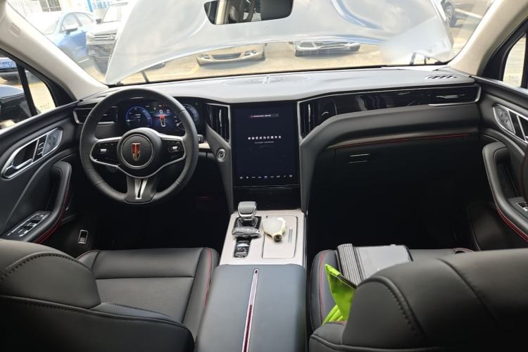Used Hongqi HS7 PHEV 2025 Model 2.0T PHEV Four-Wheel Drive 2 Million Units Commemorative Edition 6-Seater Center Console