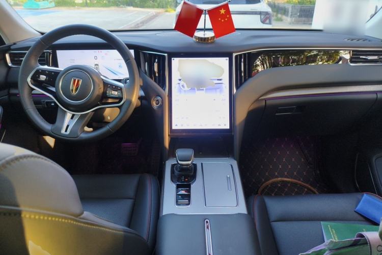 Used Hongqi HS7 PHEV 2025 Model 2.0T PHEV Four-Wheel Drive 2 Millionth Anniversary Edition—7 Seats Center Console