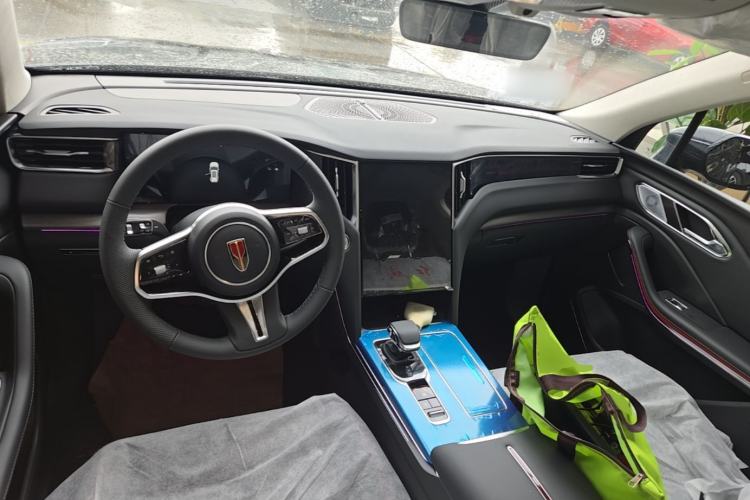 Used Hongqi HS7 PHEV 2025 Model 2.0T PHEV Four-Wheel Drive 2 Million Units Commemorative Edition 6-Seater Center Console