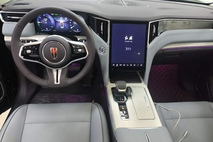 Used Hongqi HS7 PHEV 2025 Model 2.0T PHEV Two-Wheel Drive Qi Xiang Edition 6-Seater Center Console