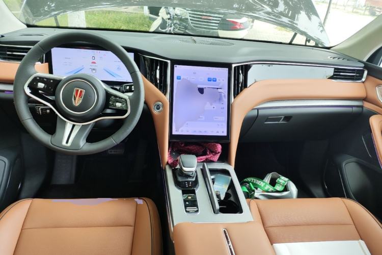 Used Hongqi HS7 PHEV 2025 Model 2.0T PHEV Four-Wheel Drive 2 Million Units Commemorative Edition 6-Seater Center Console
