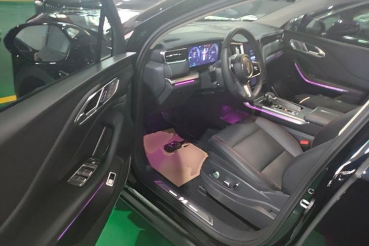 Used Hongqi HS7 PHEV 2025 Model 2.0T PHEV Four-Wheel Drive 2 Million Units Commemorative Edition 6-Seater Driver Seat