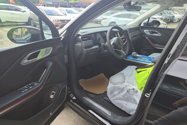 Used Hongqi HS7 PHEV 2025 Model 2.0T PHEV Four-Wheel Drive 2 Million Units Commemorative Edition 6-Seater Driver Seat