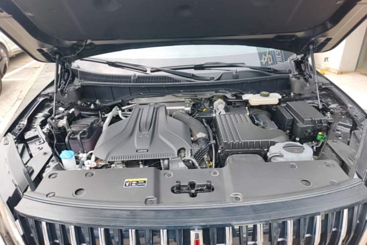 Used Hongqi HS7 PHEV 2025 Model 2.0T PHEV Four-Wheel Drive 2 Million Units Commemorative Edition 6-Seater Engine Bay
