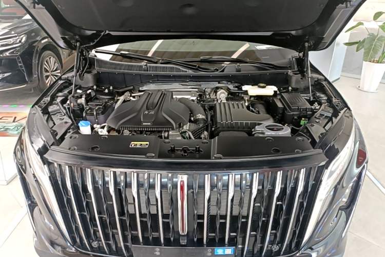 Used Hongqi HS7 PHEV 2025 Model 2.0T PHEV Four-Wheel Drive 2 Million Units Commemorative Edition 6-Seater Engine Bay