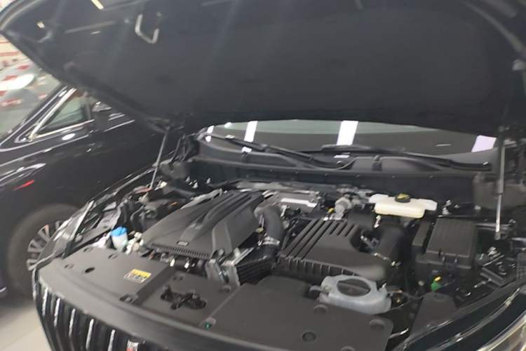 Used Hongqi HS7 PHEV 2025 Model 2.0T PHEV Two-Wheel Drive Qi Xiang Edition 6-Seater Engine Bay