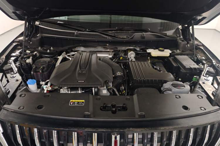 Used Hongqi HS7 PHEV 2025 Model 2.0T PHEV Four-Wheel Drive 2 Million Units Commemorative Edition 6-Seater Engine Bay