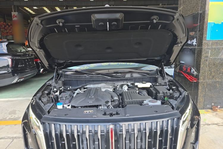 Used Hongqi HS7 PHEV 2025 Model 2.0T PHEV Four-Wheel Drive 2 Million Units Commemorative Edition 6-Seater Engine Bay