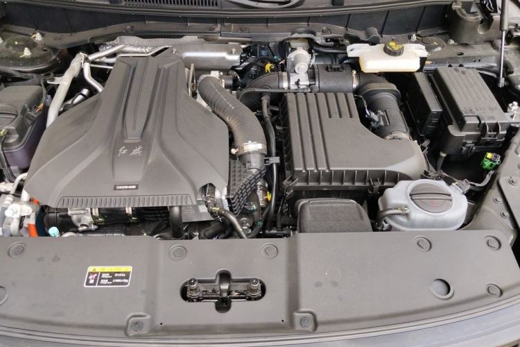 Used Hongqi HS7 PHEV 2025 Model 2.0T PHEV Four-Wheel Drive 2 Million Units Commemorative Edition 6-Seater Engine Bay