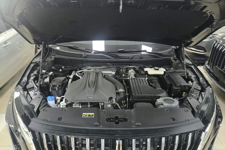 Used Hongqi HS7 PHEV 2025 Model 2.0T PHEV Two-Wheel Drive Qi Xiang Edition 6-Seater Engine Bay