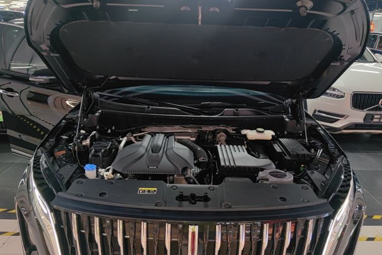 Used Hongqi HS7 PHEV 2025 Model 2.0T PHEV Four-Wheel Drive 2 Million Units Commemorative Edition 6-Seater Engine Bay