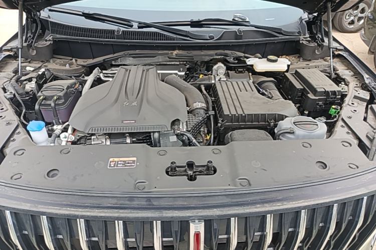 Used Hongqi HS7 PHEV 2025 Model 2.0T PHEV Four-Wheel Drive 2 Million Units Commemorative Edition 6-Seater Engine Bay