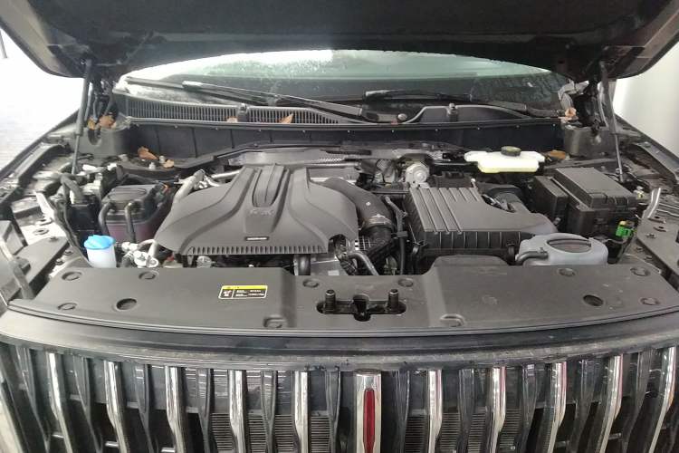 Used Hongqi HS7 PHEV 2025 Model 2.0T PHEV Four-Wheel Drive 2 Millionth Anniversary Edition—7 Seats Engine Bay