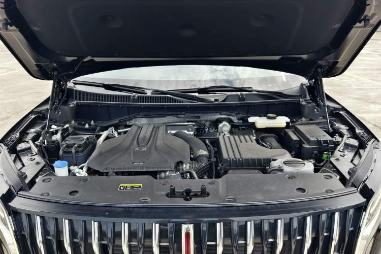 Used Hongqi HS7 PHEV 2025 Model 2.0T PHEV Four-Wheel Drive 2 Million Units Commemorative Edition 6-Seater Engine Bay