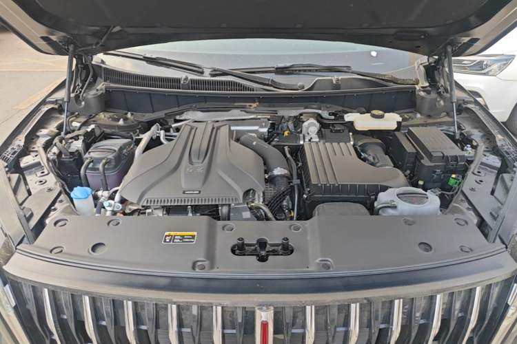 Used Hongqi HS7 PHEV 2025 Model 2.0T PHEV Two-Wheel Drive Qi Xiang Edition 7-Seater Engine Bay