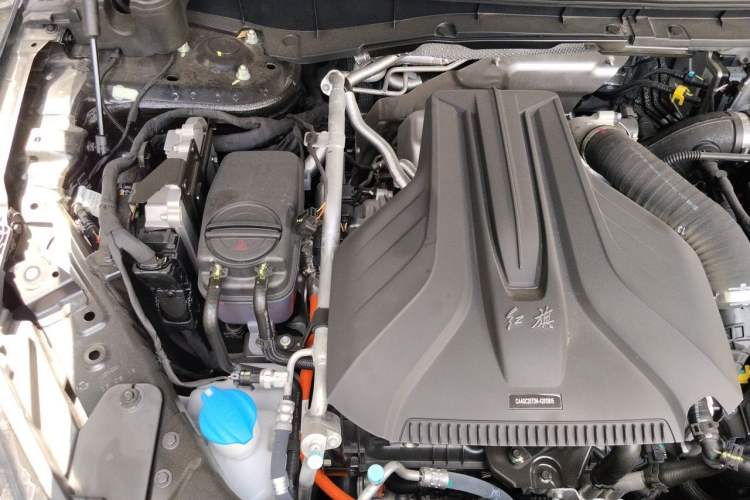 Used Hongqi HS7 PHEV 2025 Model 2.0T PHEV Four-Wheel Drive 2 Million Units Commemorative Edition 6-Seater Engine Bay Right