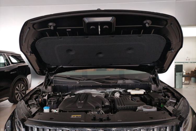 Used Hongqi HS7 PHEV 2025 Model 2.0T PHEV Four-Wheel Drive 2 Million Units Commemorative Edition 6-Seater Engine Bay