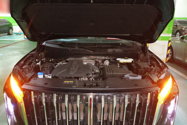 Used Hongqi HS7 PHEV 2025 Model 2.0T PHEV Two-Wheel Drive Qi Xiang Edition 6-Seater Engine Bay